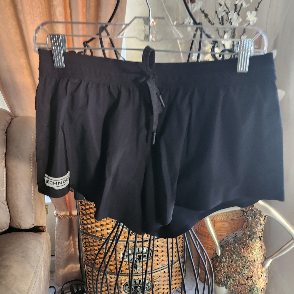Technogym shorts size M